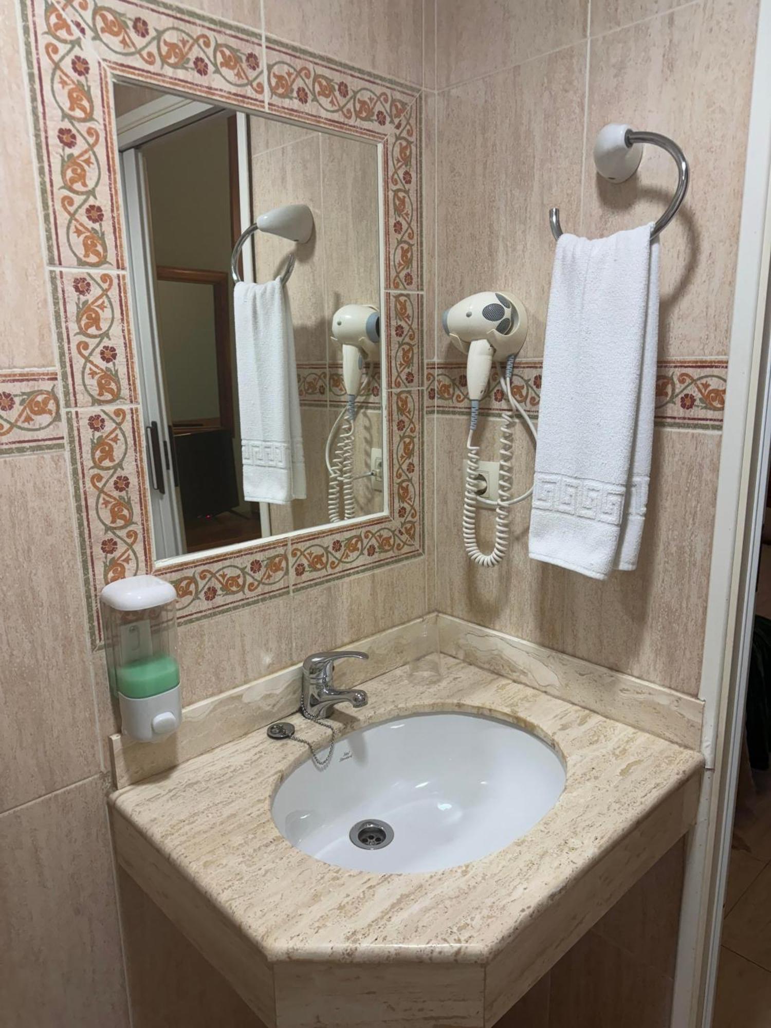 Hostal Joaquin Las Ventas con Pena Aguilera Eksteriør bilde